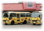 二葉幼稚園のバス画像